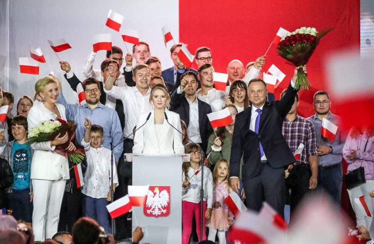 PKW podała wyniki wyborów z 99,97 proc. obwodów głosowania. Andrzej Duda z poparciem 51,21 proc.