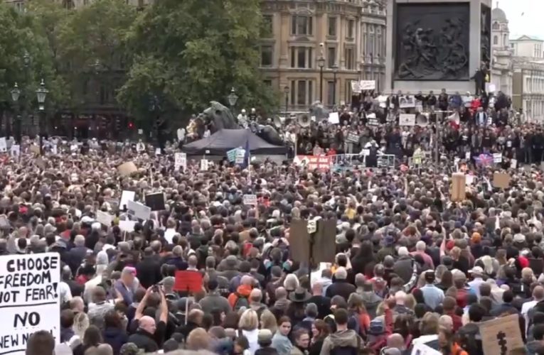 Londyn: Trwa demonstracja przeciwko restrykcjom związanym z pandemią koronawirusa