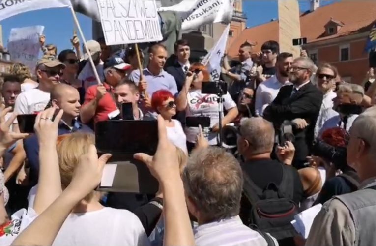 Warszawa: Trwa demonstracja przeciwko restrykcjom związanym z pandemią koronawirusa