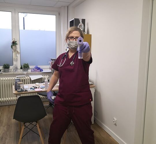 Dr n. med. Ada Rozewicz: Koledzy i koleżanki (…), ruszcie tyłki! Powinniśmy być przy naszych chorych!