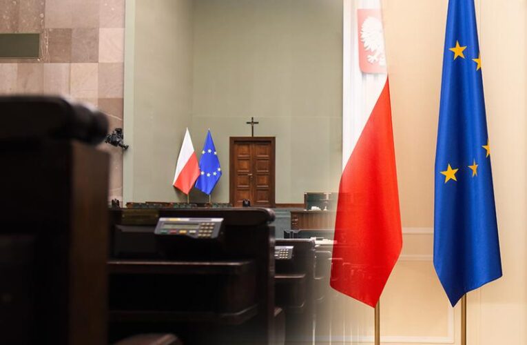 1 maja – rocznica przystąpienia Polski do Unii Europejskiej. Święto Pracy
