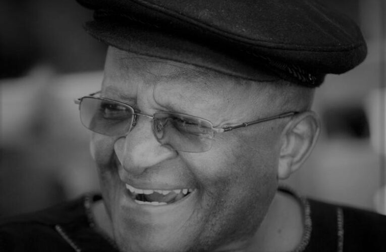 Zmarł jeden z najwybitniejszych współczesnych obrońców praw człowieka abp Desmond Tutu