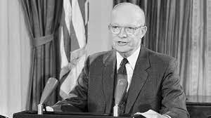 Eisenhower ostrzega przed zamachem stanu „naukowo-technologicznej elity” w mowie pożegnalnej