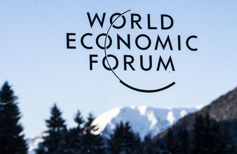 Promowanie technologii dystopijnej w Davos